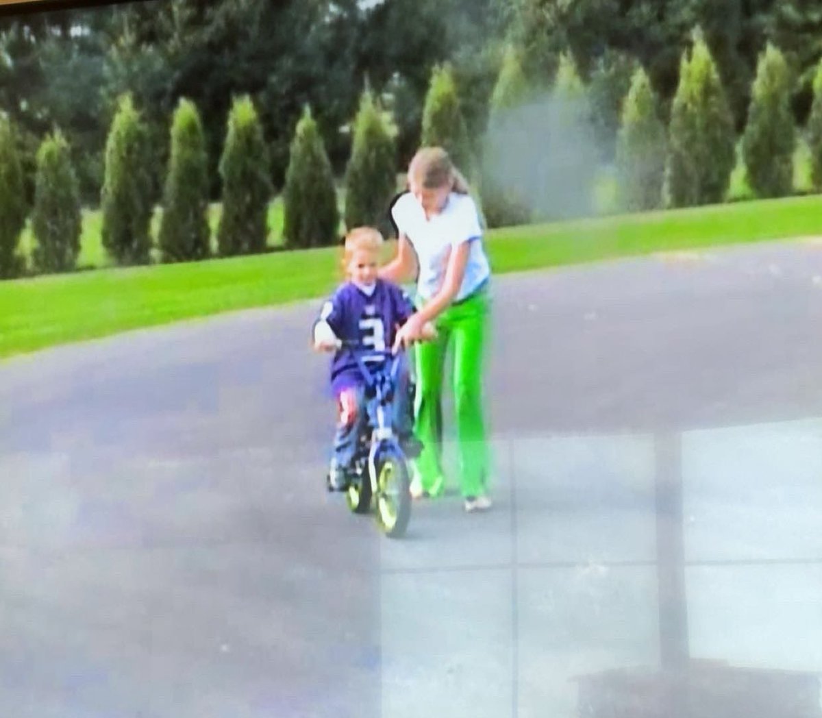 Nothin_ButDawg's tweet photo. Found an old video of me wearing a @Celreece45 jersey while I was learning how to ride a bike! This was also the same year Ohio State last played at Husky Stadium

Hopefully we get a better result this time around https://t.co/uv1zjEjOcf