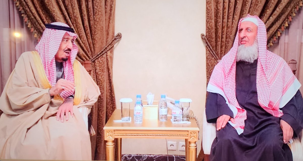 beralrith's tweet photo. إنا لله وإنا إليه راجعون
#برالريث تنعى وفاة مفتى المملكة 
فقد العلماء من أعظم المصائب
وقد قال ﷺ: «إن الله لا يقبض العلم انتزاعًا، وإنما يقبض العلم بقبض العلماء» [متفق عليه]. #سماحة_الشيخ_عبدالعزيز_بن_عبدالله_آل_الشيخ، نسأل الله أن يرحمه ويجبر مصاب المسلمين فيه
#وفاة_المفتي https://t.co/jE1Wo68I4u