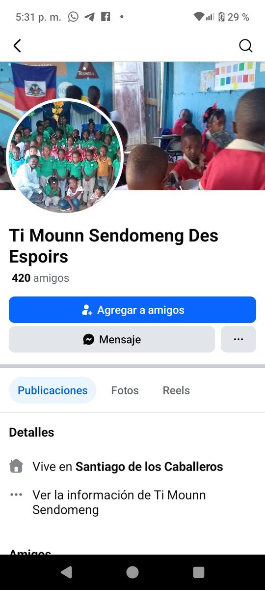 Atención <a href="/EducacionRDo/">Ministerio Educación RD</a> está escuela opera en Santiago de los Caballeros, niños Haitianos y la bandera haitiana.