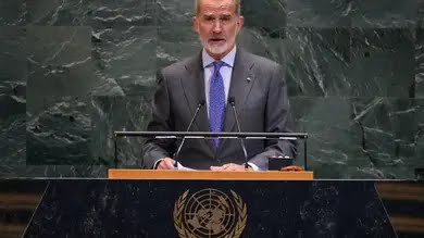 🌐👑 El Rey Felipe VI ha intervenido en la ONU: pidió detener la “masacre” en Gaza, reclamó respeto al derecho internacional humanitario y defendió que “la ONU es imprescindible e insustituible” ante los grandes retos globales.
#ReyFelipeVI #ONU