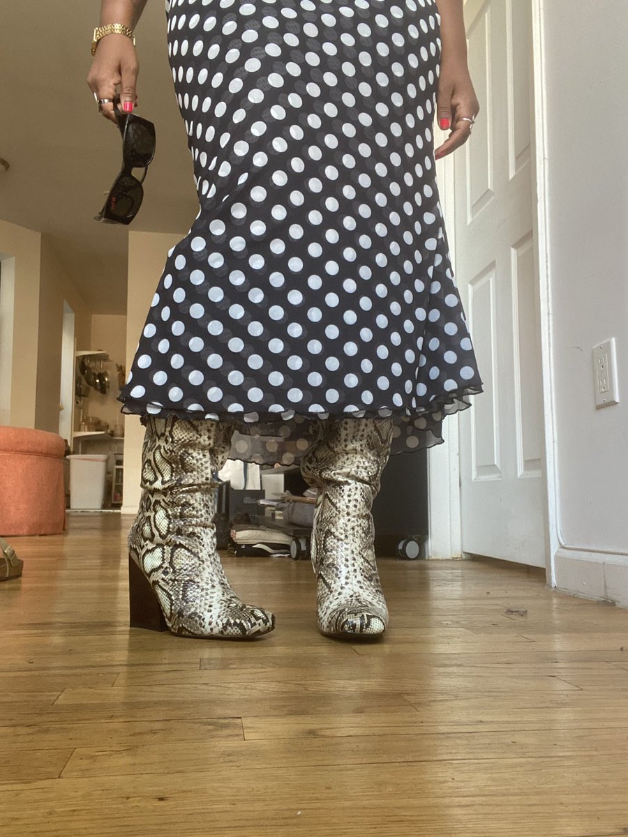 pculiarscarlett's tweet image. #BootDaddy 🤠