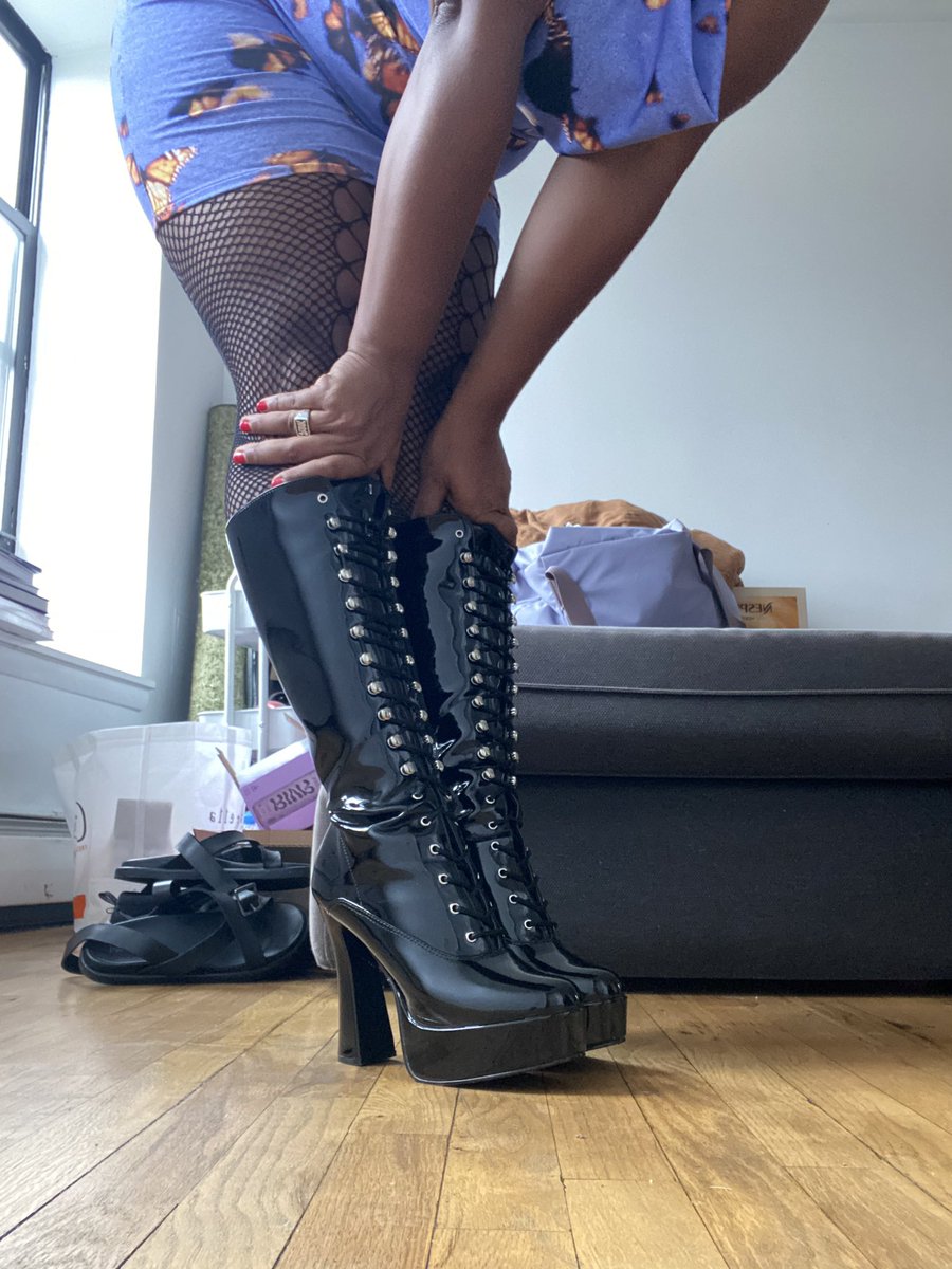 pculiarscarlett's tweet image. #BootDaddy 🤠
