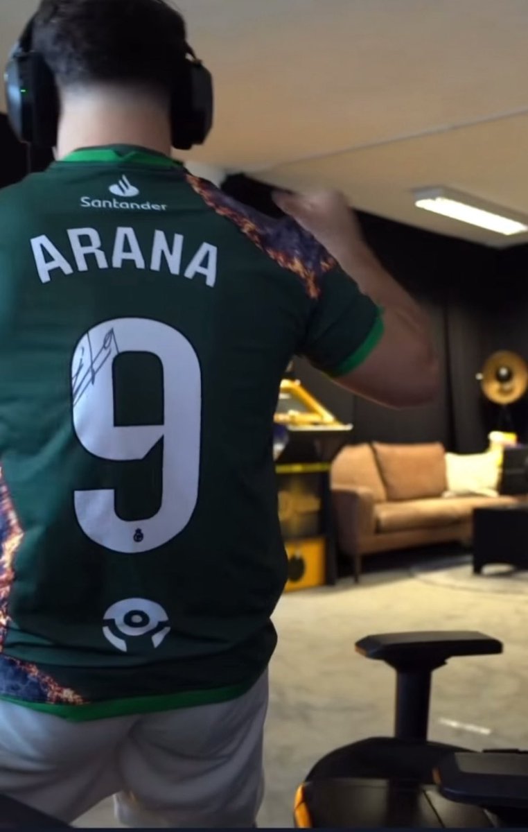 MiGu3L83's tweet image. Los niños a pagar❌
Los influencers del Barça, Madrid, Sporting, Sevilla y demás…a gozar.l✔️
Todo bien👍