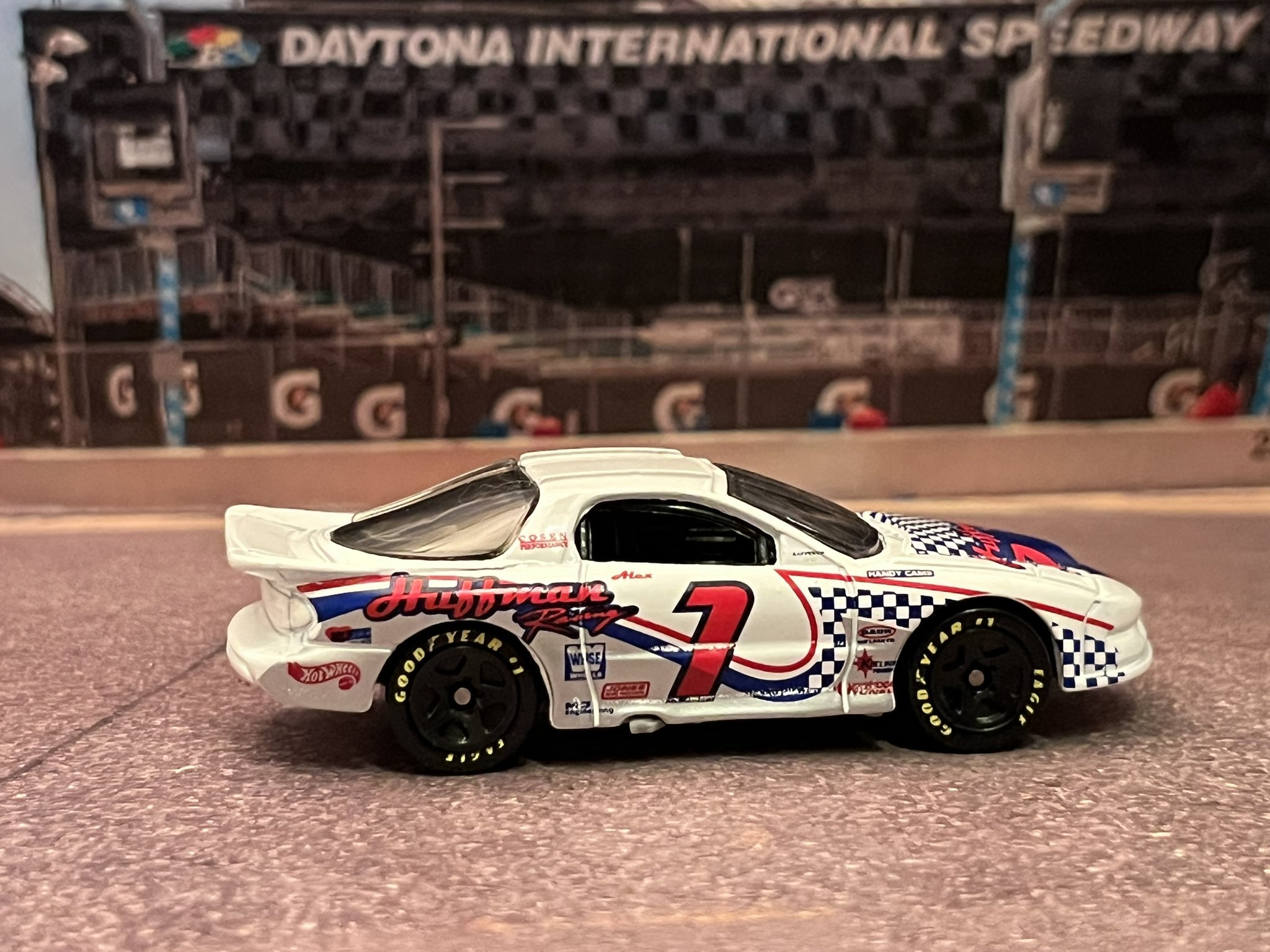 おー (@onuman_z51) / X