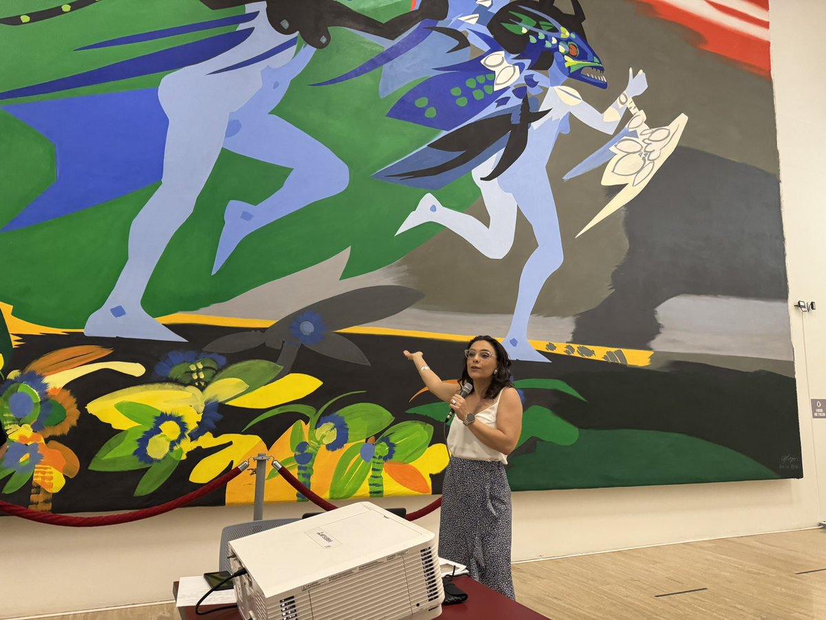 SecCulturaBaq's tweet photo. En el Mes del Patrimonio, la Ruta Obregón nos llevó al 'Telón Se va el Caimán' junto a @Banrepcultural.👨‍🎨

🗣Un encuentro para pensar el arte, la memoria y el Caribe a través de la obra de Obregón, que sigue hablando con fuerza desde Barranquilla. 

¡Exaltamos el patrimonio!🙌 https://t.co/xun0c84VUl