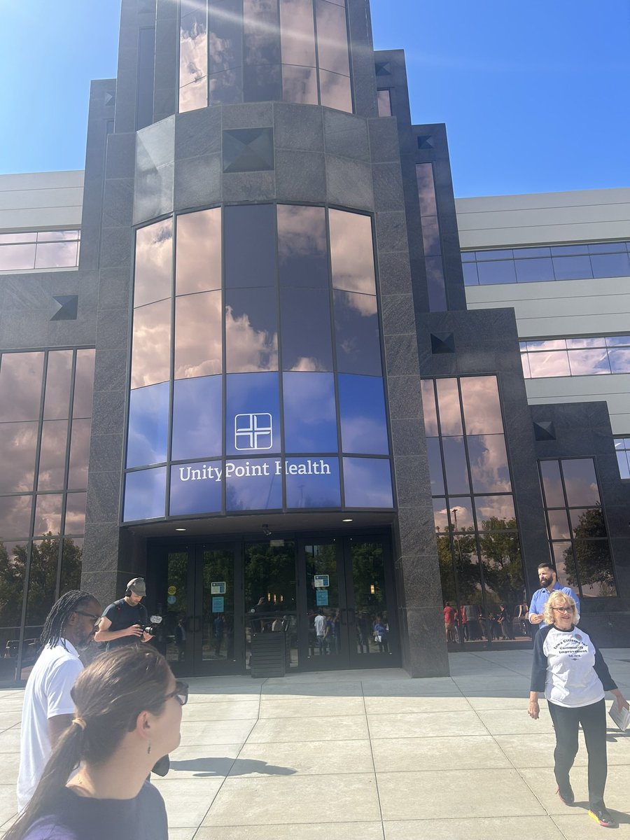 Secretary-Treasurer Kris Knight, and Agent Nick Hartse hit the road today to show their support for the Nurses in Iowa that are organizing with Teamsters Local 90.  UnityPoint has subjected them to a massive anti-union campaign, and are standing strong leading up to their vote!