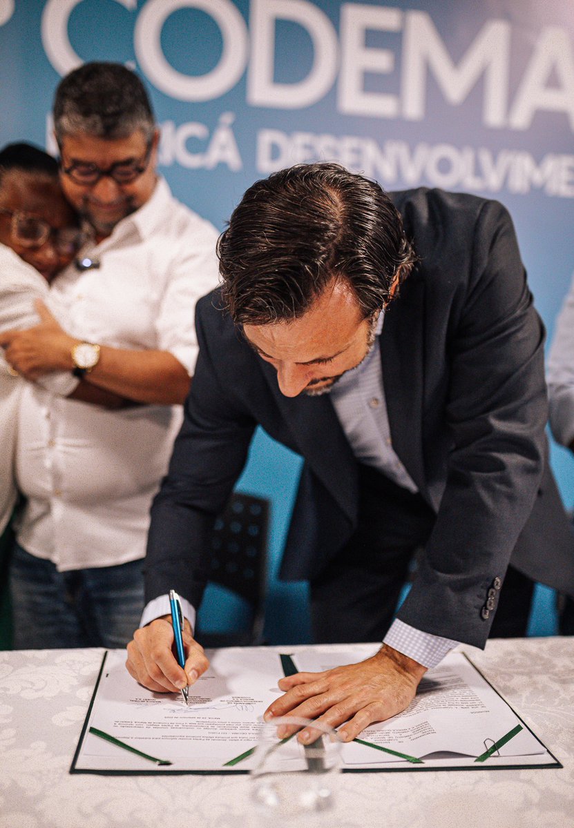 📍 Prefeitura Municipal de Maricá e MARAEY firmam parceria histórica

Com R$ 360 milhões em investimentos em infraestrutura, damos início ao maior projeto turístico-residencial sustentável do Brasil. O acordo, assinado em conjunto com a Maricá Global Invest (MGI) e a Codemar,