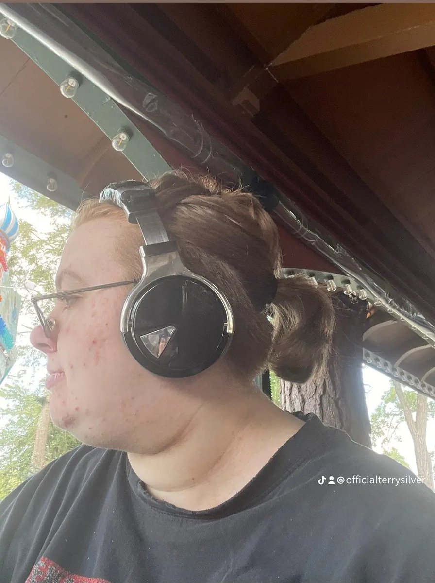 Silversponytail's tweet image. Well there&apos;s me with one and this legend with one as well. Both of us are looking good sporting a ponytail. :) 
#autistic #ponytail #TerrySilver