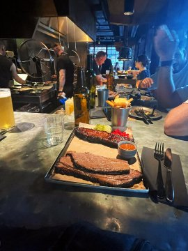 Eleena3254's tweet photo. This place was recommended by a friend. Friends who like food can come and try Smokestak https://t.co/zwhF6jfDVV