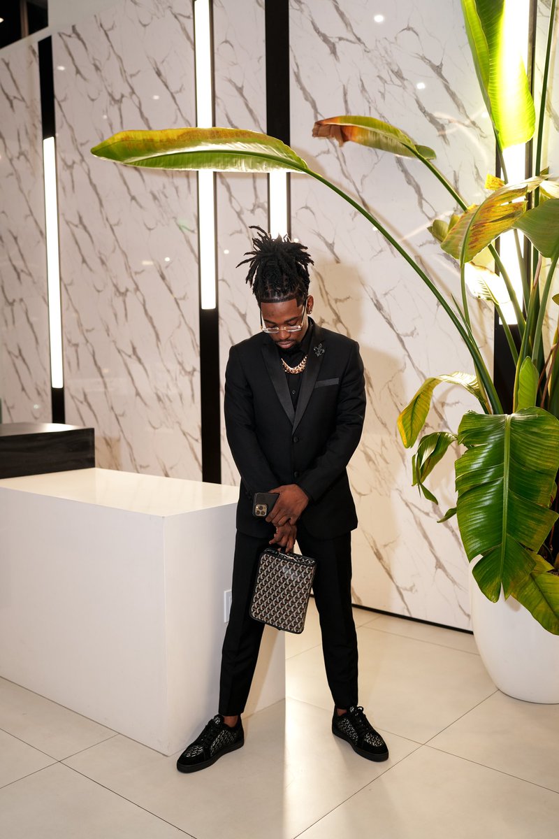 Ain't been on the scene that much I'm somewhere gettin loaded 💲💲🦅