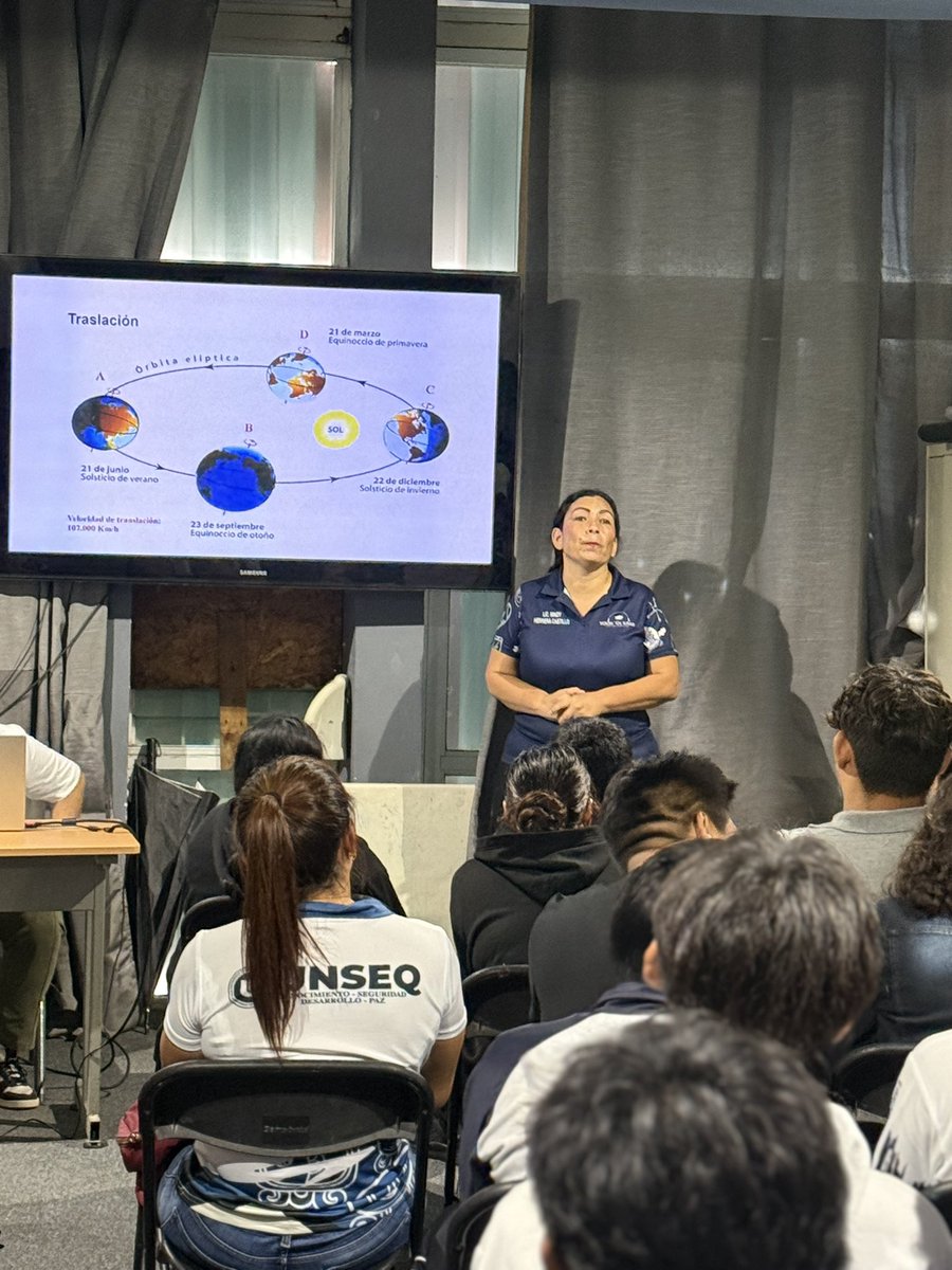 🍂✨ El 22 de septiembre celebramos el Equinoccio de Otoño con charla, proyección de Historia de los cielos Maya y observación solar.
🌎🌌 Jóvenes de la UNSEQ y el Eva Sámano López Mateos participaron reflexionando sobre nuestra conexión con la naturaleza y los ciclos celestes.