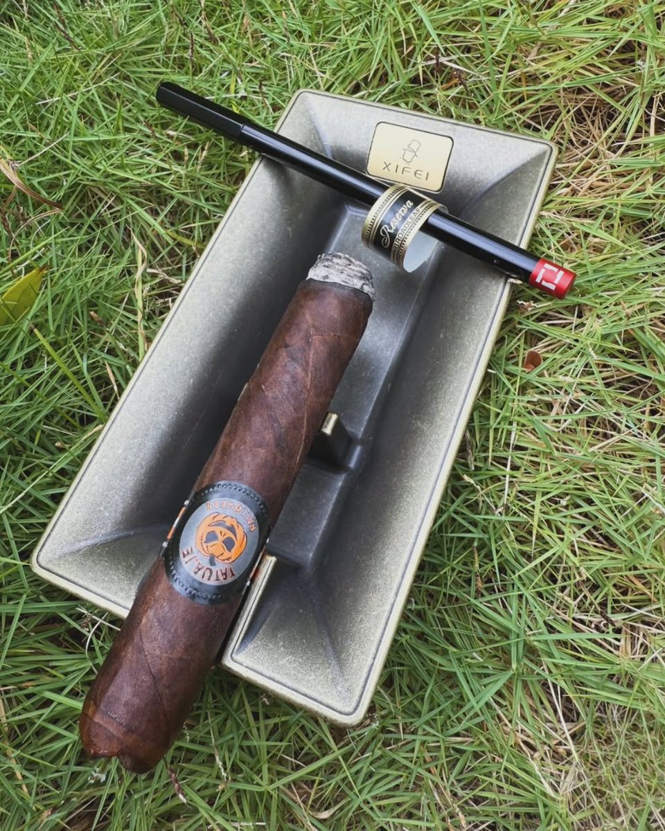 perfeccigar's tweet image. The right cigar. The right setting. The right tool. The PerfecDraw® keeps the Fratello Bianco smoking evenly so every draw is smooth and consistent.

#PerfecDraw #PerfectTheDraw #CigarToolsThatWork #CigarEngineering #CigarLife