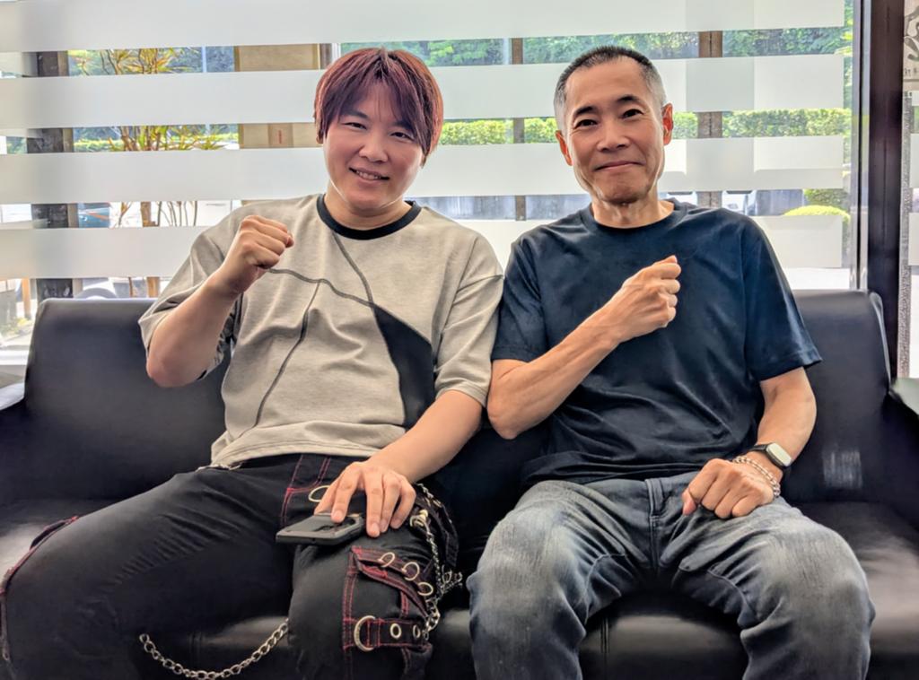 認定弟子氣送りプロジェクト！

合宿での師匠との記念写真。
笑ってますが、緊張しています😊

3ステップで1人1回受け取れます
①いいねを押す
②リツイートする
③写真に手をかざす

体感などコメントいただけるとたいへん嬉しいです。
皆さまにしっかり届きますように
＃龍粋社　
＃氣送り