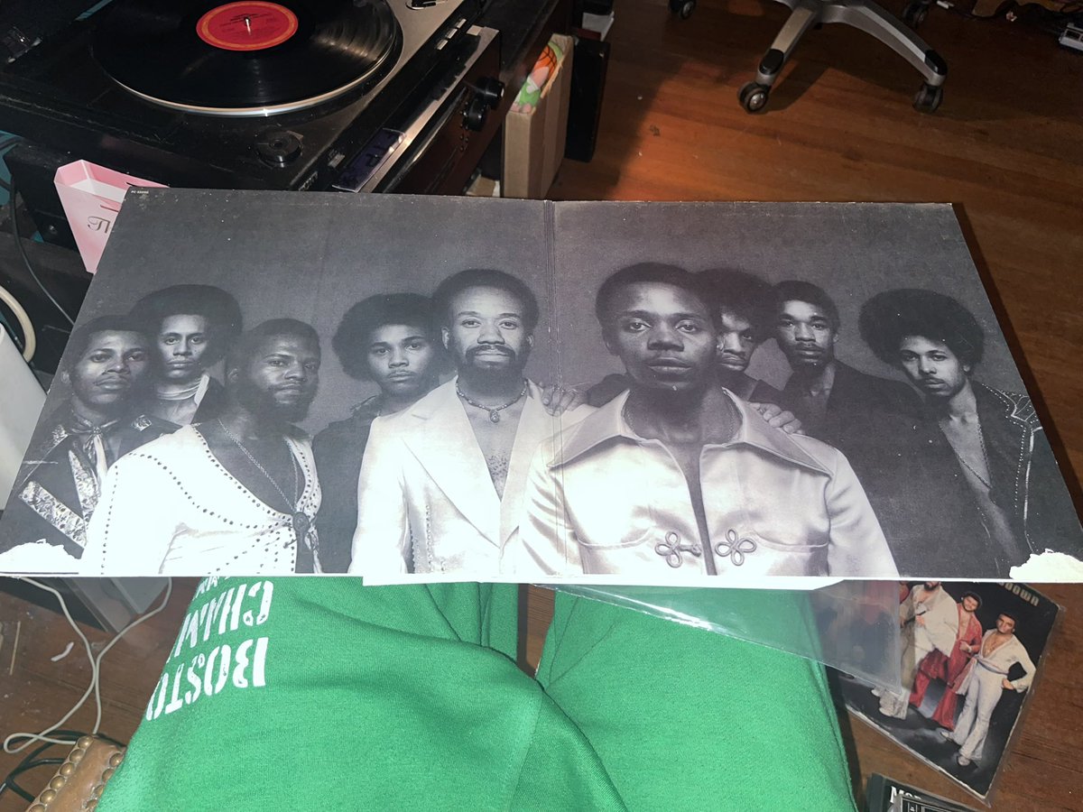 GoodThrillHuntn's tweet photo. Rainy Days & Oldies 💎
Currently Playing: That’s The Way Of The World x Earth Wind & Fire
#GoodThrillHuntin #THFPro #TheHobbyFamily #Funk #Soul #Vinyl #Seventies #Culture #ThatsTheWayOfTheWorld #EarthWindandFire #ShiningStar #CreateBeauty https://t.co/VejITwLRSB