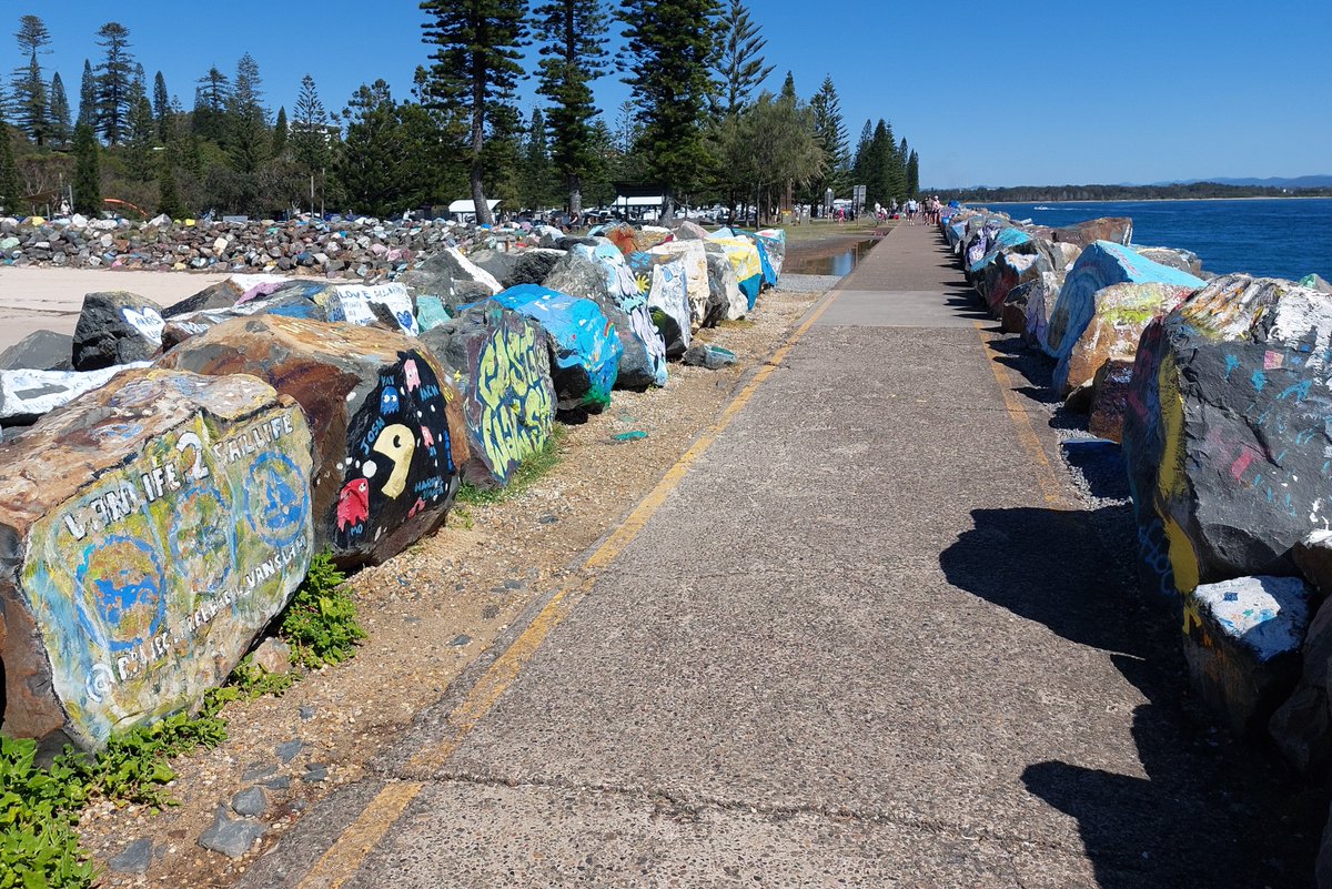 pfwaus's tweet image. For many years, graffiti has been a colourful feature along the Hastings River breakwater at Port Macquarie #NewSouthWales #Australia

More interesting &amp;amp; with some character than scribbles on someone else's wall or shopfront 
#consideration &amp;amp; #respect

#traveloz #travel