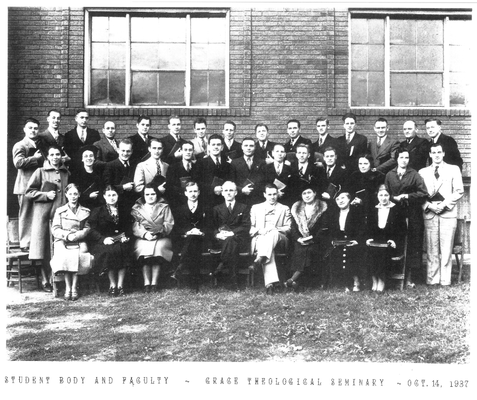 GraceSeminary's tweet photo. A glimpse into our early days! 
What a testament to the Lord's faithfulness throughout the years of Grace Theological Seminary.
#GraceTheologicalSeminary #GTS #GraceCollege https://t.co/FCFV0enxbY