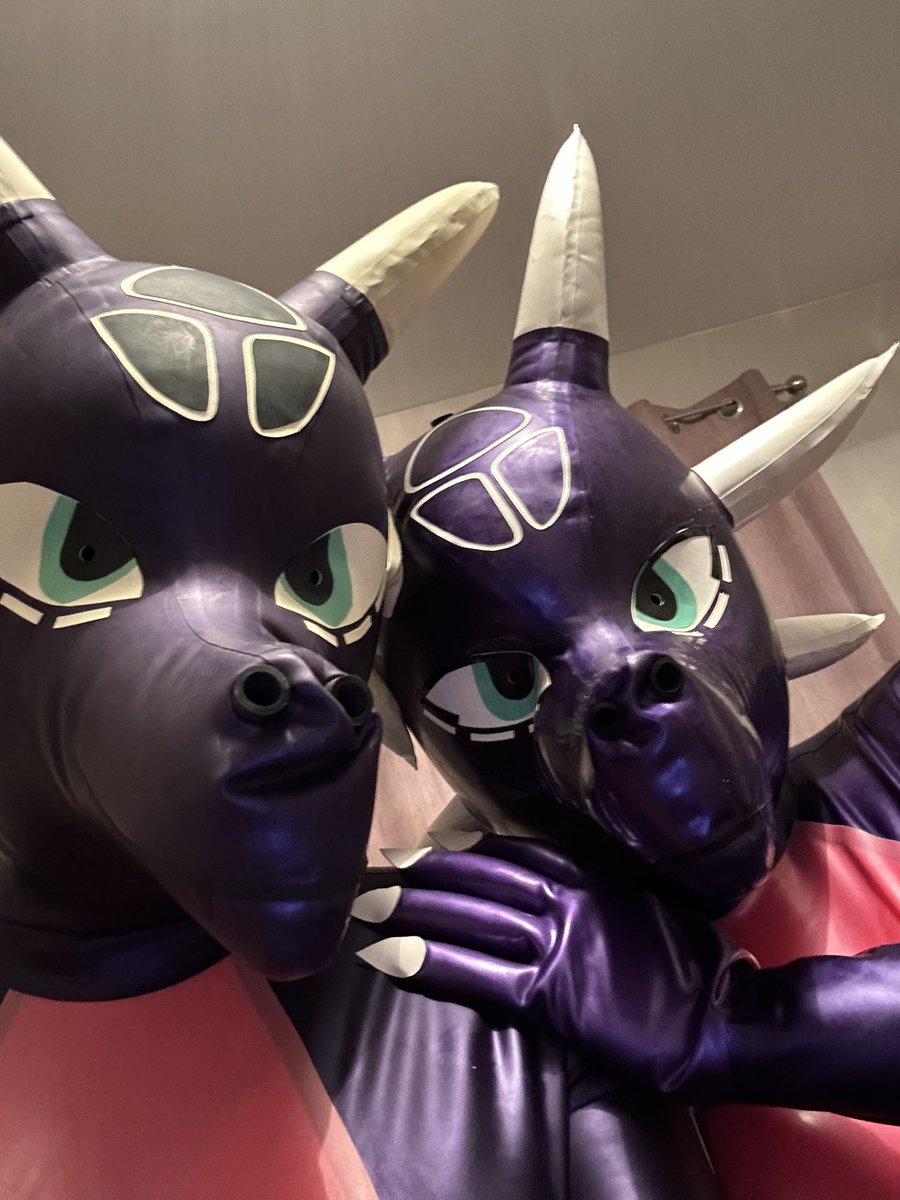 MidnightFoxAD's tweet photo. Now there are two of them 👀

Featuring me &amp; @Luc_Arrio_AD 

#LatexCynder https://t.co/JqZ4g43zcG