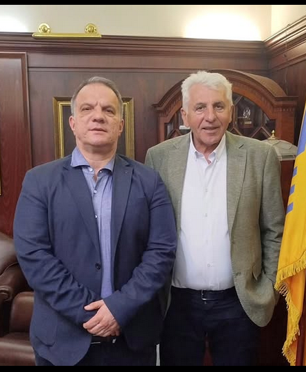 PatogeniP's tweet photo. Dve parazitske infekcije. https://t.co/ojLoRBhB9M
