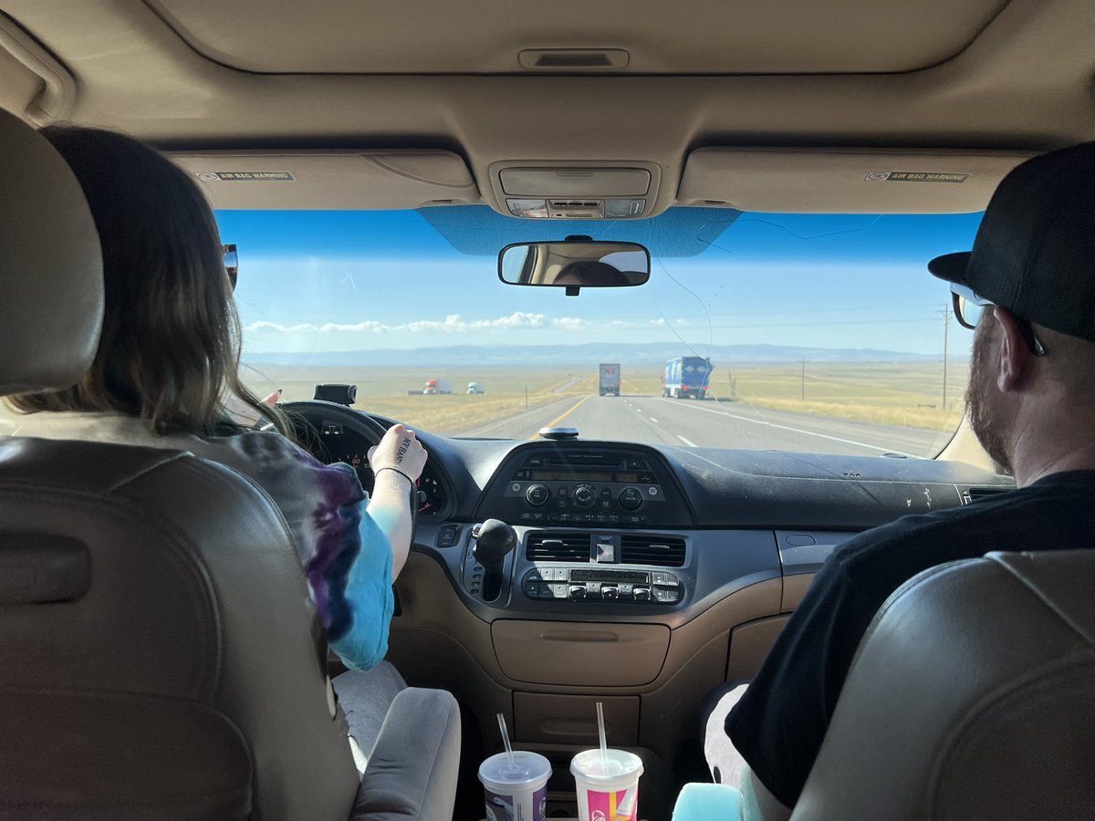 MandyforCO's tweet photo. Headed west to drop our baby girl off at college. Can’t believe we’re sending our last kiddo out into the world already! Chillin’ in the backseat and watching the scenery fly by. It’s happy and peaceful in this Honda Odyssey and I hope y’all are doing okay out there too. 😊 https://t.co/SAevbb3TaP