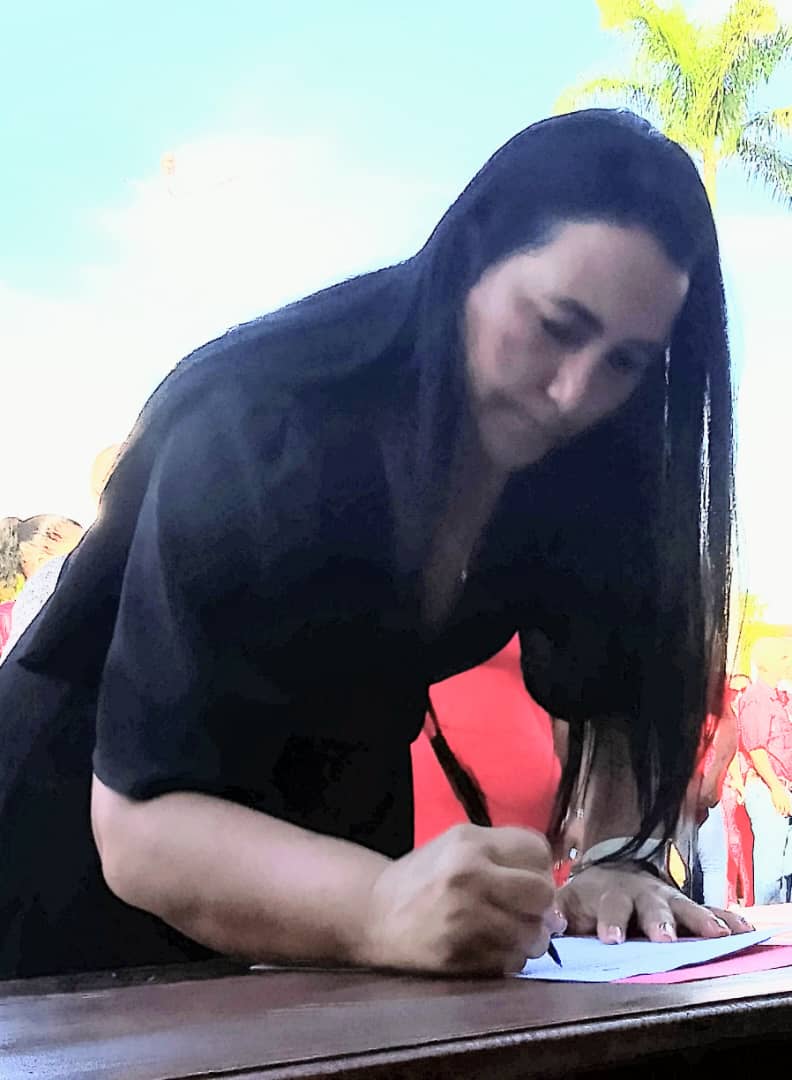 YanetsyTerry's tweet photo. Con las primeras luces de la mañana de este 24 de septiembre, iniciamos en #ProvinciaGranma los actos de reafirmación y suscripción de firmas en respaldo al pueblo venezolano #CubaConVenezuela. @PartidoPCC @AsambleaCuba @PresidenciaCuba @GobiernoCuba @GobiernoGranma @teleSURtv https://t.co/UL2SJtu8YW