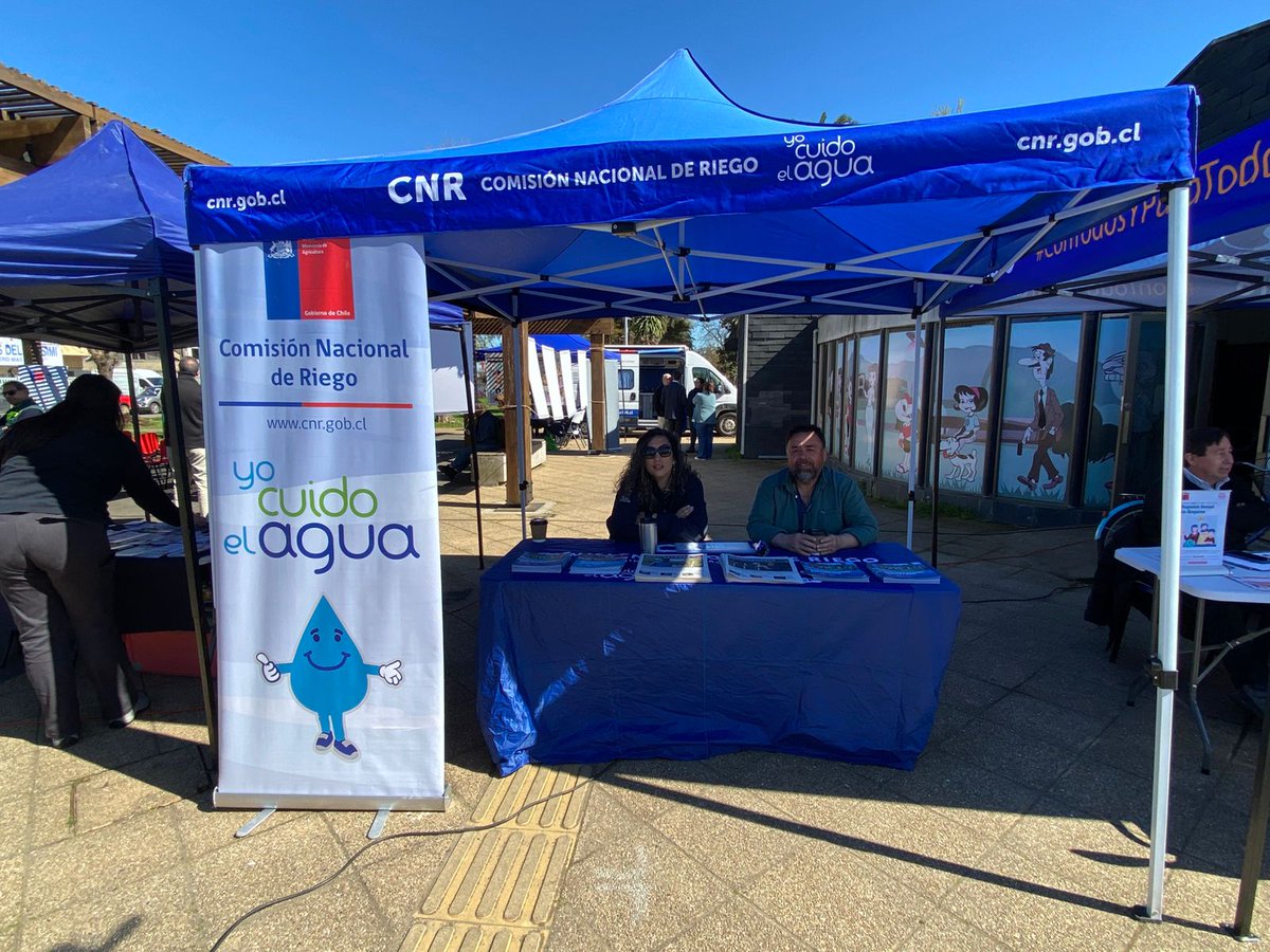 Una nueva jornada del programa #GobiernoenTerreno se vivió en la comuna de #RíoClaro esta semana ocasión en que los servicios del agro <a href="/MinagriCL/">Ministerio de Agricultura de Chile 🇨🇱</a> participaron con stands de información para atender las consultas de la ciudadanía que visitó la plaza de armas de la ciudad.