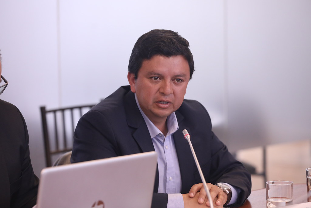 El alcalde Byron Rubio junto al procurador síndico, participaron en la sesión de la Comisión de Gobiernos Autónomos, para proponer reformas a la Ley 047 y a la Ley de Ordenamiento Territorial, con el fin de fortalecer ingresos y competencias municipales.