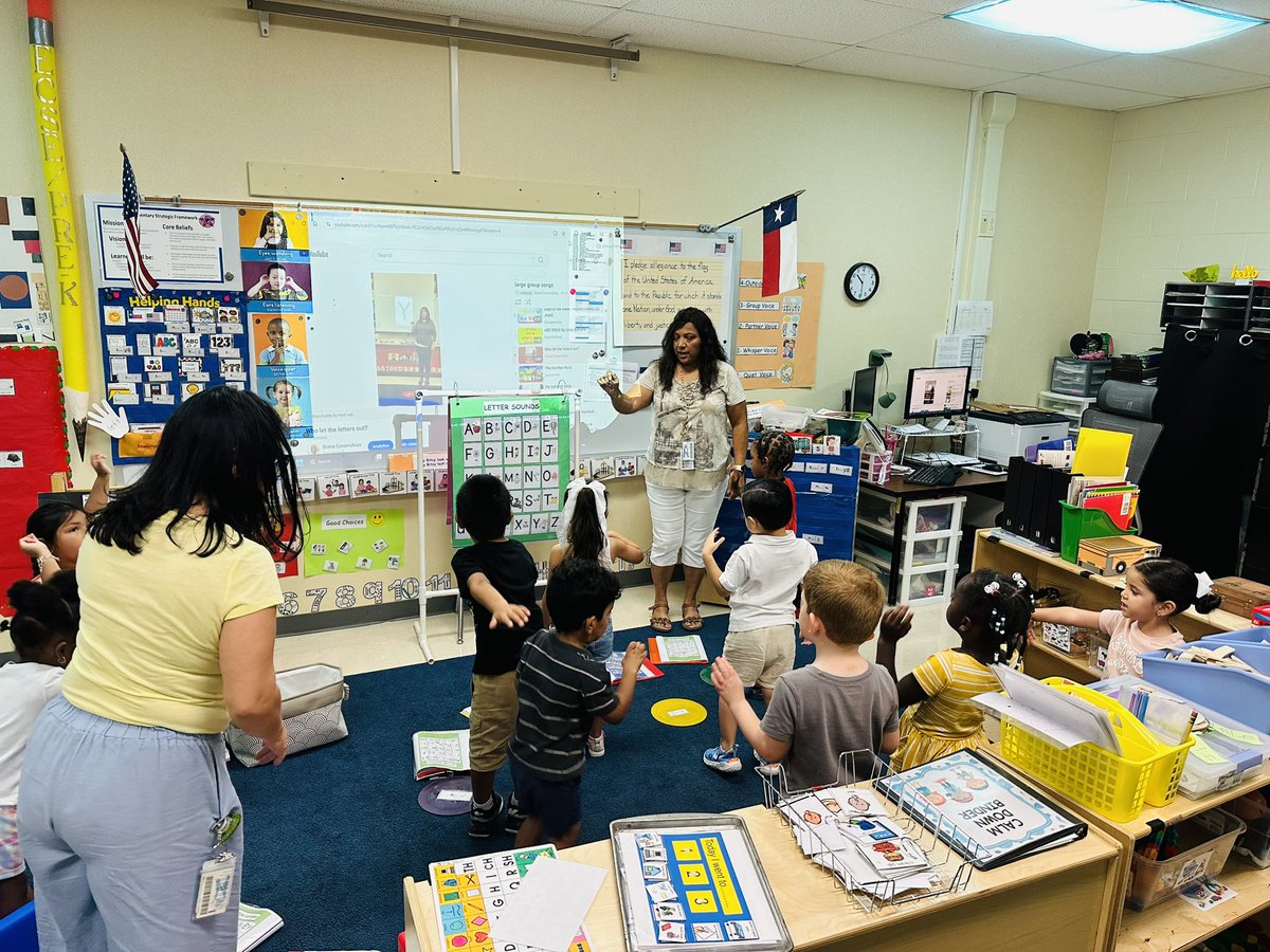 Love seeing our tiny Trailblazers showcasing their letter knowledge! Jammin out! <a href="/NISDOtt/">Ott Elementary</a> <a href="/PrincipalBueno/">Madeline Bueno</a>