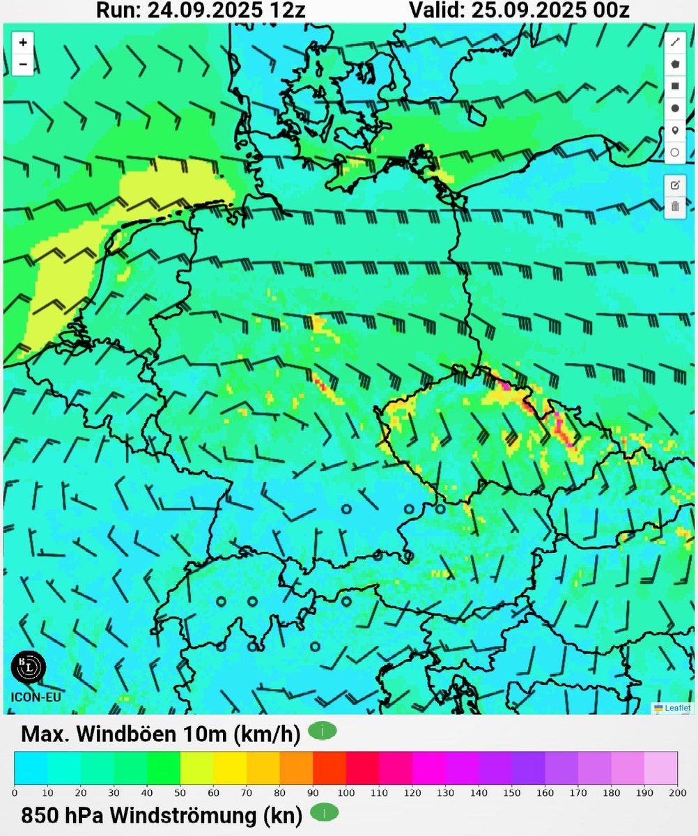Team_B_L's tweet photo. Während sich die #Nordhälfte unter #Hochdruckeinfluss mit viel Sonne & frische Nächten zeigt, weht im #Übergangsbereich ein lebhafter #Ostwind, welcher in den #Gipfellagen der #Mittelgebirge teils schwere #Sturmböen erreicht. https://t.co/qFsc1uftBD