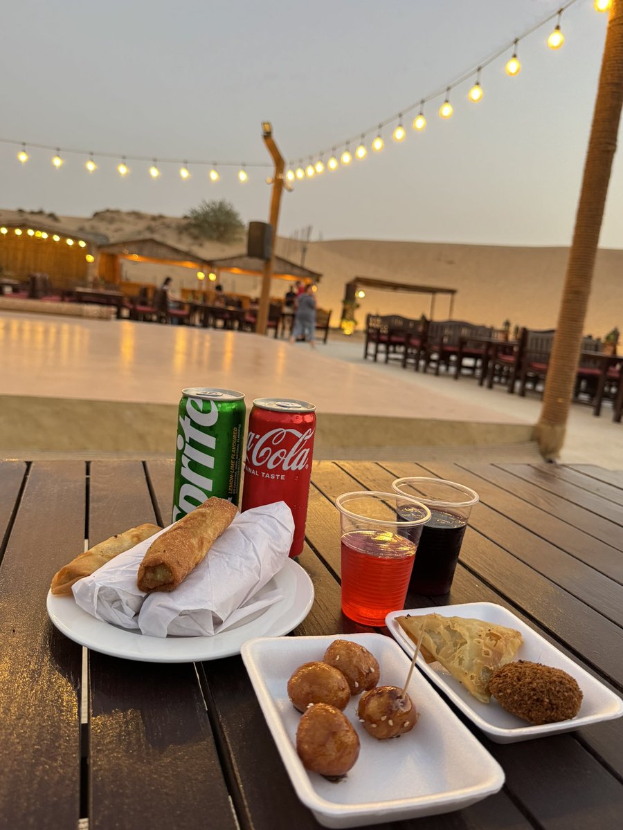 Tablecoordinate's tweet photo. ●本日の #遊び

ラクダに乗ってデザート周遊🐪🇦🇪

先週からベトナム▶︎ドバイ入り✈️

#アラブ #UAE #旅記録 #アバヤ https://t.co/h5HSQrrRrr