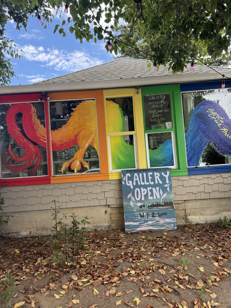 techbubble's tweet image. Visited The Vision Sanctuary art gallery in Santa Cruz 🌊 and did a quick tour with Rachel, the owner.

Tour video on Insta:
instagram.com/reel/DO_266Nkr…