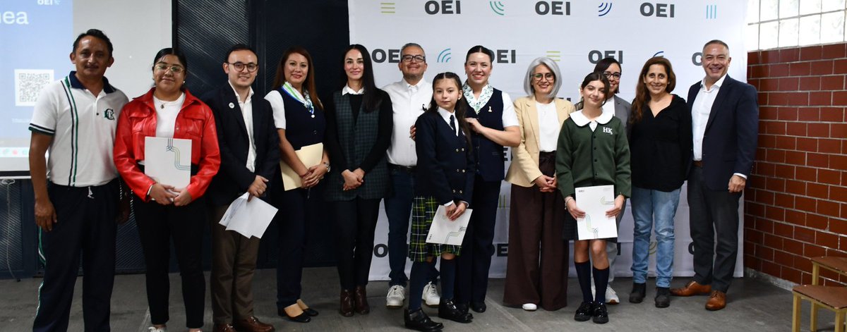 👩‍🔬🧪 Hoy presentamos Kuni, el número que celebra la ciencia desde la mirada de niñas, investigadoras y docentes.

♻️✨ En la presentación, docentes y estudiantes destacaron que Kuni es una ventana a historias y voces de mujeres en la ciencia, mostrando cómo el conocimiento puede