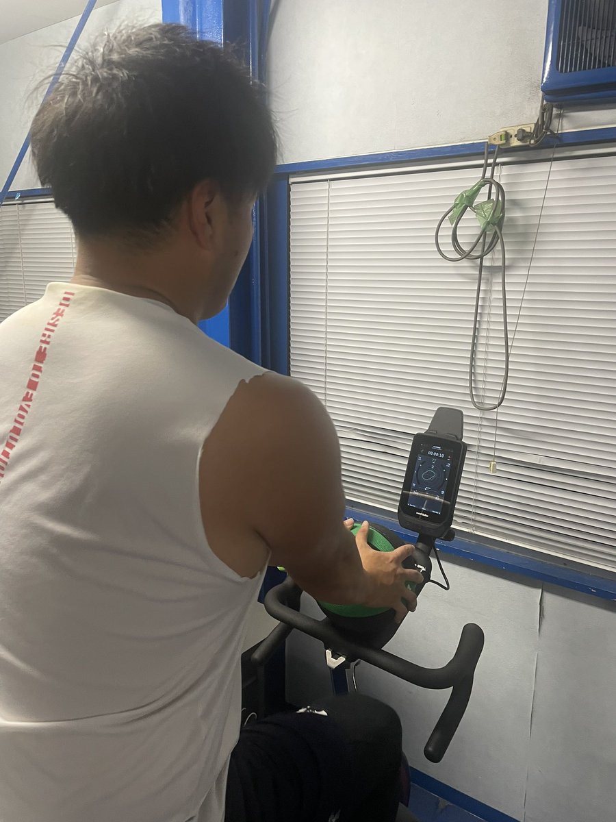 水曜日練習にくるメリット
人が少なければ、マンツーマン2時間。
選手の不調や身体への疑問に向き合う。
自分と選手しかわからない小さな成長と好調の兆しがある。

怪我をしやすいのは、怪我のせいではなく、意外と己の身体にあったりする。