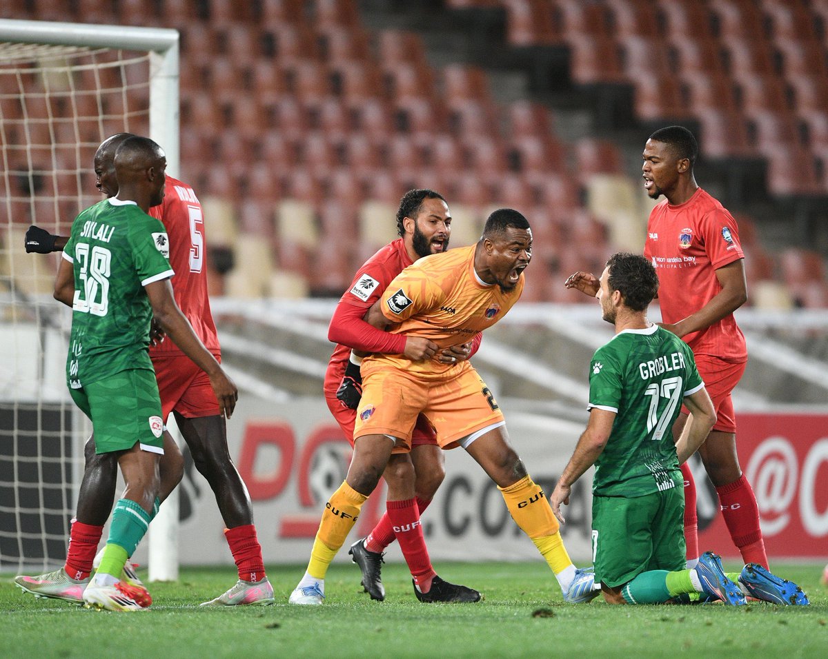 Stanley Bobo Nwabali the showstopper! 🧤🦅🇳🇬
Saved a 90+2’ penalty vs Sekhukhune to earn Chippa United a point away. 

That’s his 2nd penalty save this season! 🔥