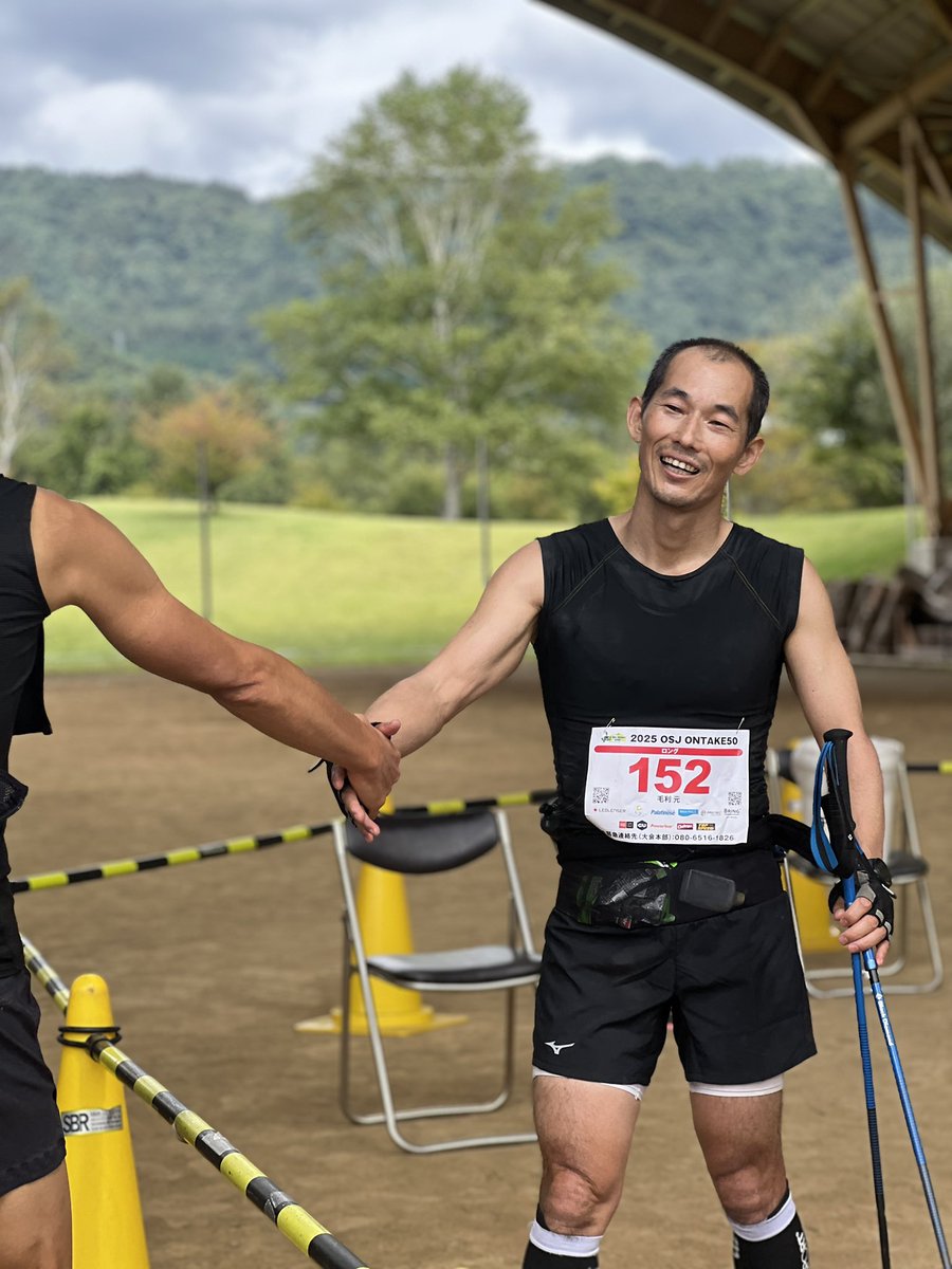 yukimtb's tweet image. 『キングオブ王滝』(MTB103km+トレラン47km)優勝争い、2日間バチバチの激闘を繰り広げた毛利選手とフィニッシュ直後🤝
毛利さんは1日目の結果でリードしていたのに全く守りに入らず、スタートから攻めの姿勢で真っ向勝負してくれた。…