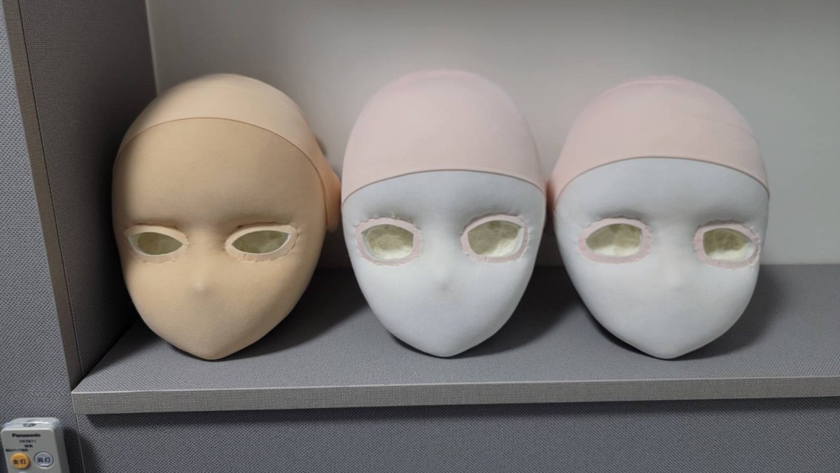 近期の人形の頭部改造注文の進捗について
今回の遅延の主な原因は、「眼窩改造」の部分で困難に直面したためです。
これまでの改造方案では、眼窩内部のスポンジを削り取った後、すべてモデル粘土を使用して眼窩内で形状を形成していました。