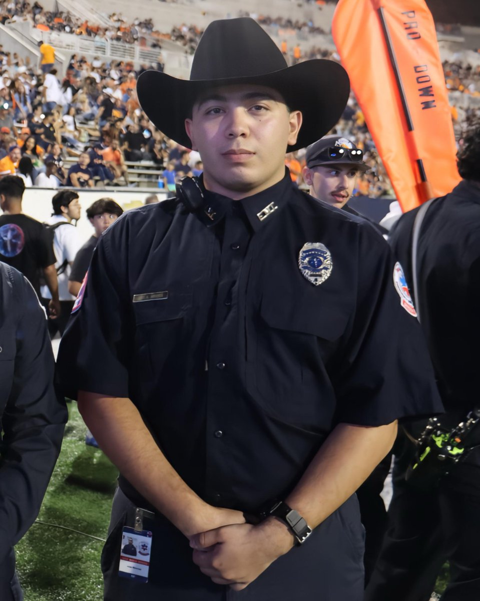 ProActionEMS's tweet image. 🚑💙 This past Saturday at UTEP Heroes Night, EMT Jose Miranda was recognized for his dedication and service. His commitment, eagerness to learn, and positive attitude make him a true asset. We’re proud to have him on the ProAction team!
.
.
.
#UTEPHeroesNight #EMTStrong