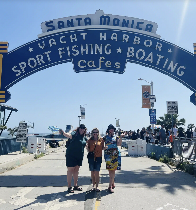 AnotherSideTour's tweet image. 🌴 Sun, sand, and the true spirit of LA! Join us for a 3-hour adventure from Hollywood vibes to the laid-back coast of Santa Monica and the artistic energy of Venice Beach. 

📍 Spots fill fast—book today bit.ly/3QumoBR

#LABeachTour #SantaMonica #VeniceBeach