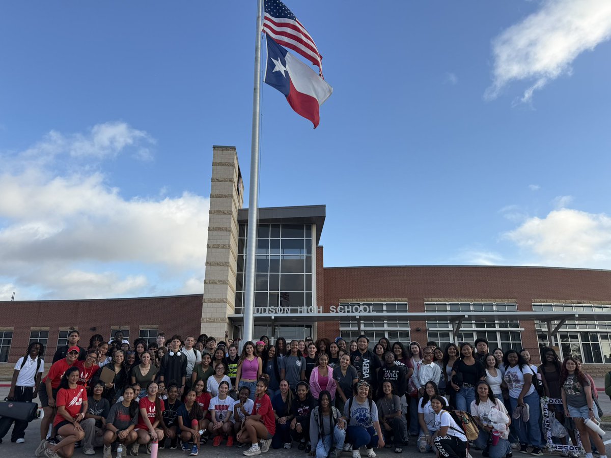 JudsonFCA's tweet photo. National See you at the pole Day was amazing! God is so good! Over 15 students dedicated their life to Christ! @FCASanAntonio https://t.co/R1RPGtaZDg