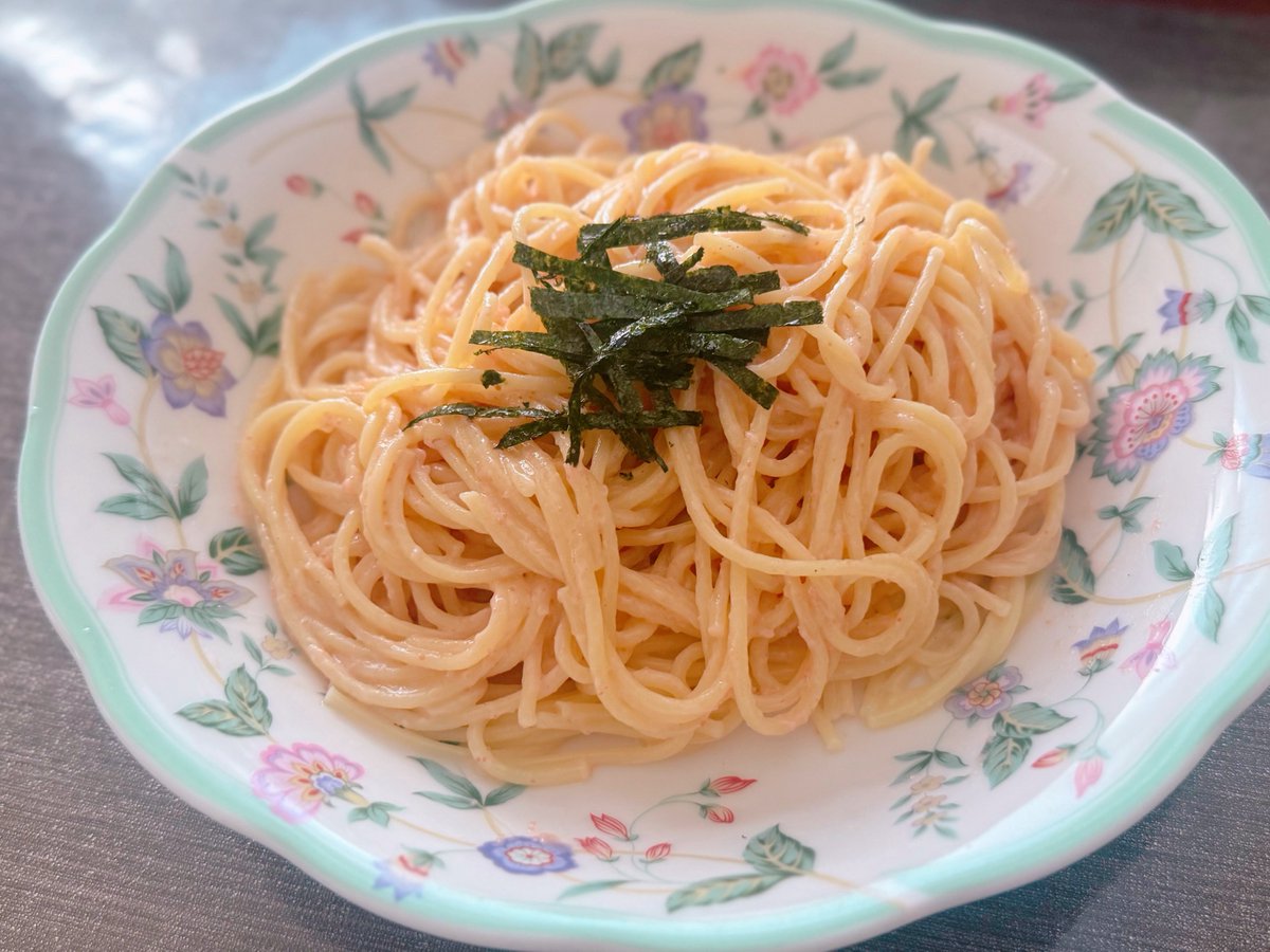 久しぶりに食べたくなってたらこパスタ
大学の食堂のやつ好きだったなぁ😋

今日はまるっとオフなので溜めてた作業を終わらせつつ、セリフ入れるぞー！🔥

#おうちごはん #パスタ