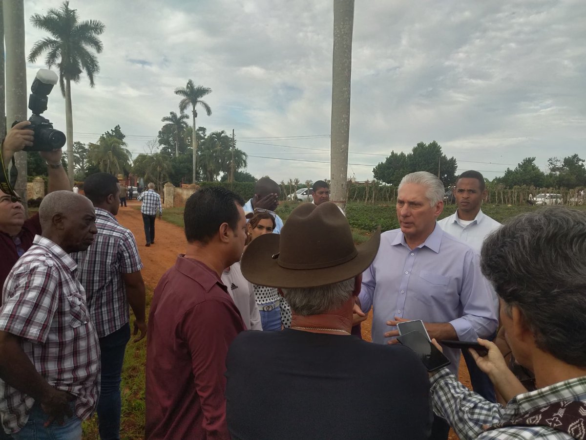 El PCPCC, Miguel Díaz-Canel Bermúdez, realizó una visita a la Finca Consuelo, que forma parte de la CCS Pedro Rodríguez Santana. Aquí constató los avances en las producciones agrícolas.
#ArtemisaJuntosSomosMás