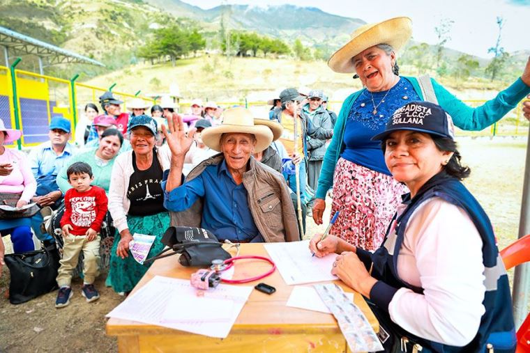 🎉Diecisiete iniciativas del <a href="/MidisPeru/">Ministerio de Desarrollo e Inclusión Social</a> y sus programas sociales fueron calificadas como Buenas Prácticas en Gestión Pública 2025, en 10 categorías del Premio organizado por Ciudadanos al Día, que reconoce las experiencias exitosas en el sector público.

👉ow.ly/7J4M50X1Rrb