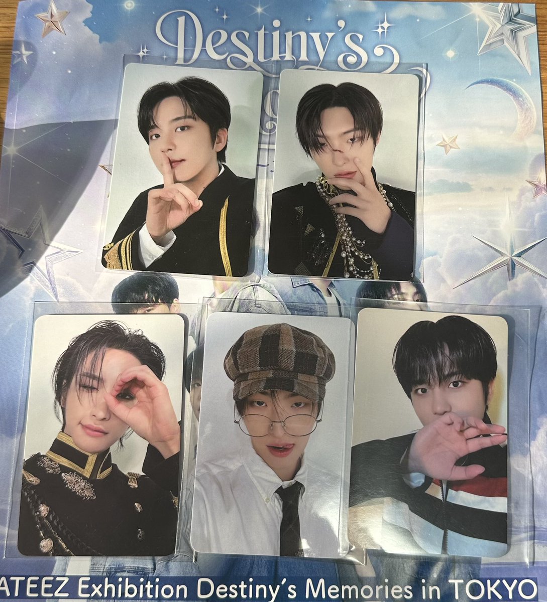 あげ直しです
譲:写真のトレカ
求:上の2枚は同種希望　　
　下の3枚は同種はあるので
　🍋以降のユノトレカ(何が無いのか良くわかってないけど)
でお願いします🙇‍♀️
FFさんか、神戸手渡しで🙏
#ATEEZ交換