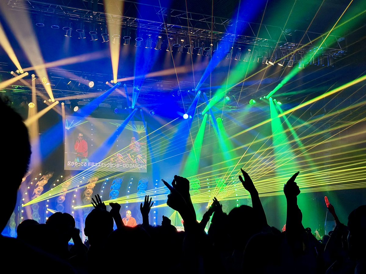 denkinokishida's tweet image. #秋山歌謡祭ライブ 

アーティストとして尊敬し続けてきた
“永遠の推し” 秋山竜次が、
多くのファンから「楽曲」を求められ、
ライブで観客を沸かせる姿に感動しました。

観客のHAF関係者の皆さん
制作に携わった関係者の皆さん
盛り上げていただいた出演者関係の皆さま
ありがとうございました！！