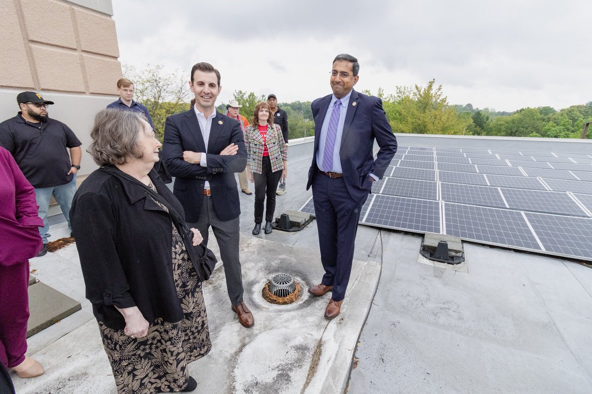 RepDeluzio's tweet photo. Inflation and high energy costs are hitting Americansā wallets hard. I was at @CCACās North Campus today to tour the solar panel array thatās saving them money and to learn more about their Electric Vehicle apprenticeship program.
This project shows how smart federal action can help grow good jobs and slash energy billsāall while helping clean up our air.