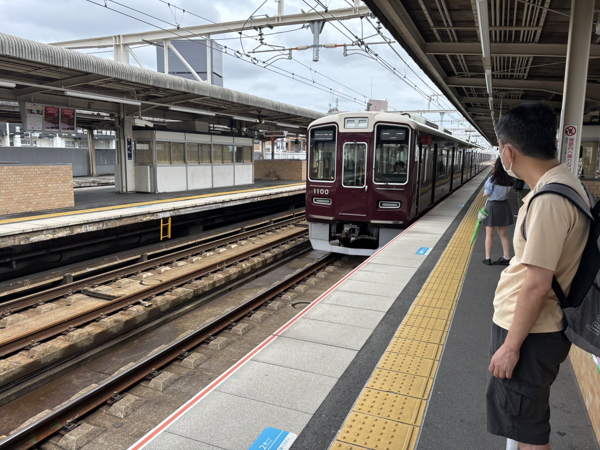 おはようございます！！
久しぶりのおはようツイートな訳なんですが、
編集から逃げに逃げまくってました。
急ぎで編集進めていきます…

 #おはようトレイン