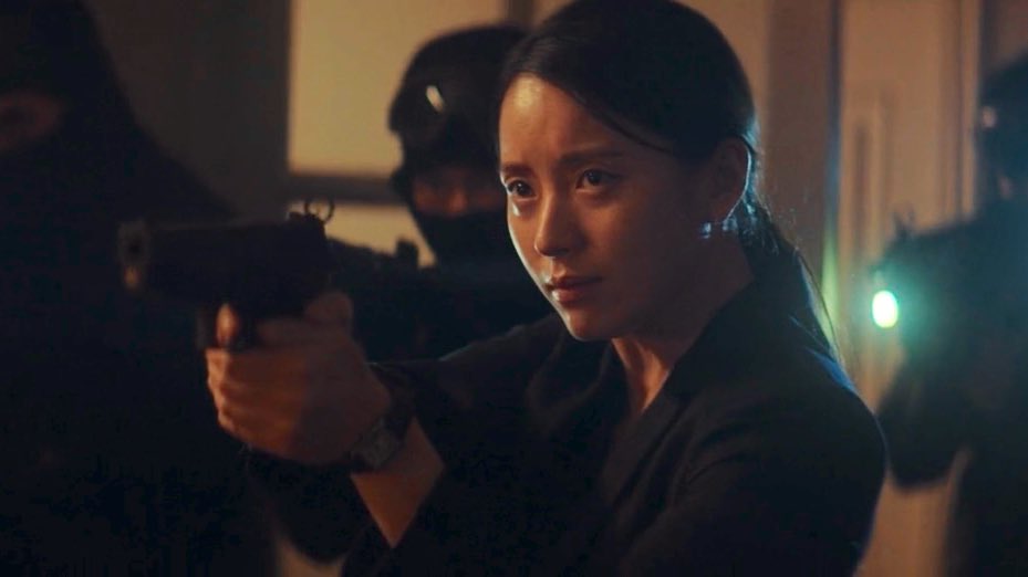 jojoobot's tweet image. the parallels 🚬

#moving #tempest