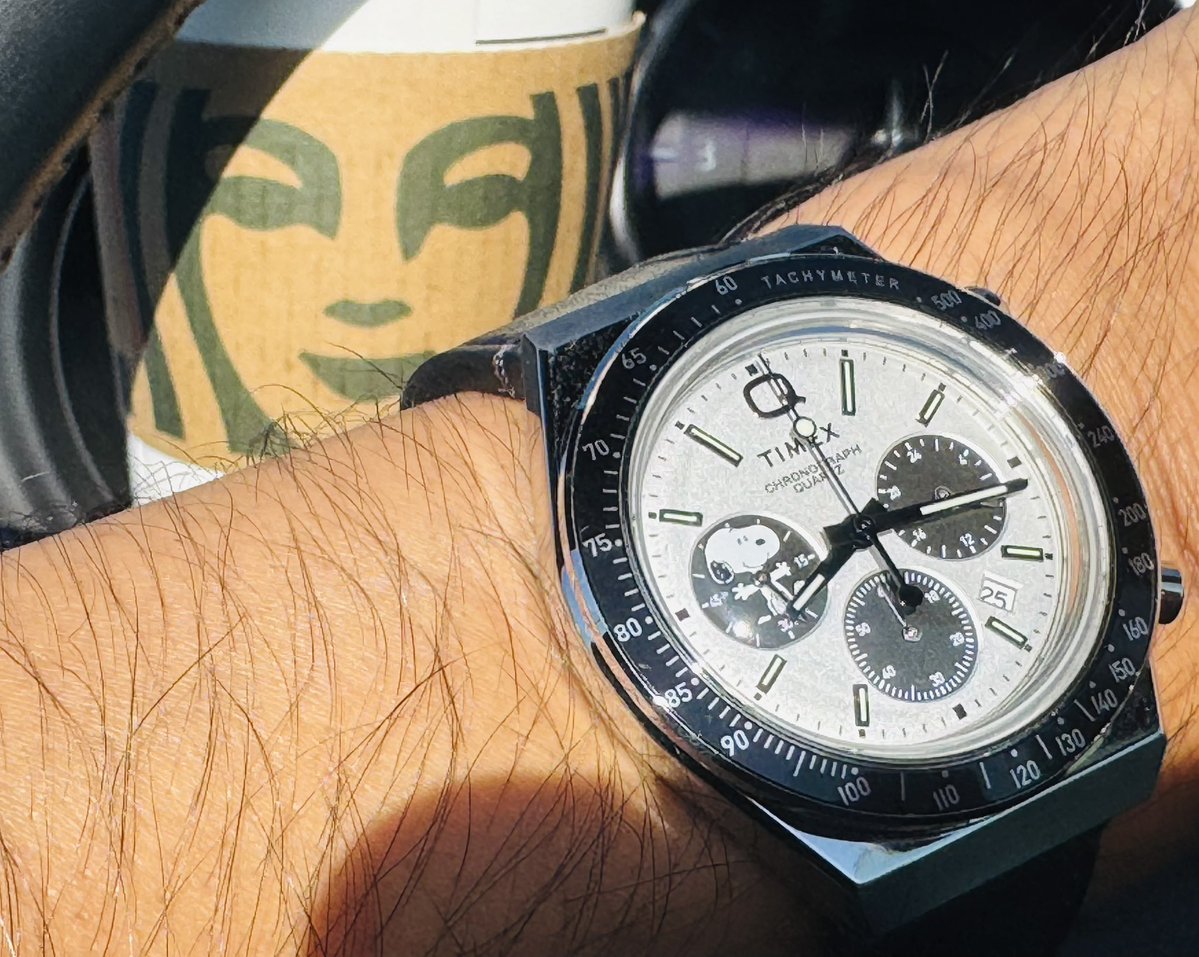 OMEGAswatch9's tweet image. おはようございます😃
スタバなう

いつもシュガードーナツ🍩を注文するのですが、まさかの売り切れ。いつもより早いのにー
気を取り直して1日頑張ります💪

オリエントのスヌーピー再販は、この2種類か、、、一部スケルトンのモデルが良かったなぁ。どうするか？

今日も良い1日を！

#TIMEX
#Snoopy