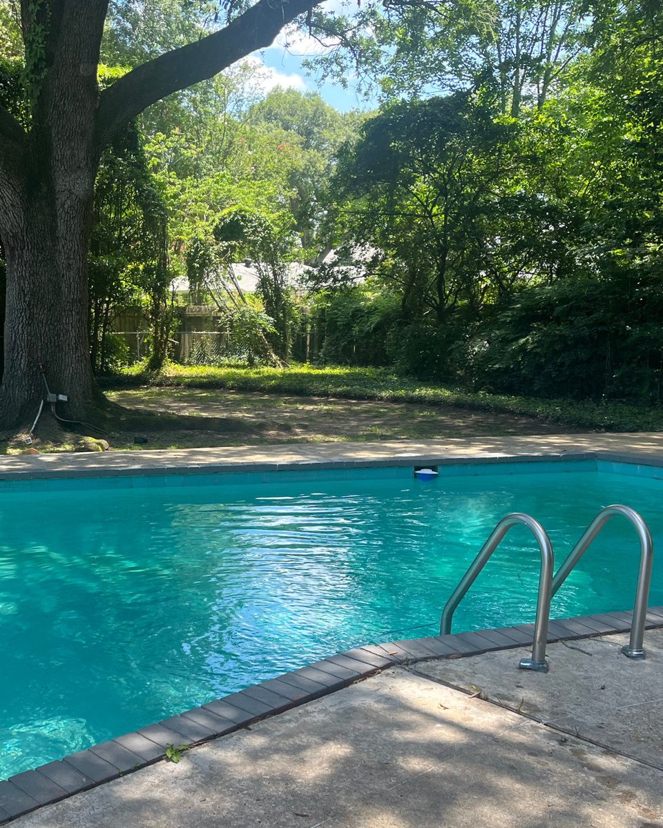 lesliespoolcare's tweet image. 🎊 We are happy to announce that the First Prize Winner is Ellison Bakeer of Louisiana!

👉 Swipe to see Ellison’s pool transformation.

🛒 Shop Green to Clean at your local Leslie&apos;s, or at bit.ly/42rkfMW.

#GreentoClean #PoolTransformation #BackyardBeforeandAfter