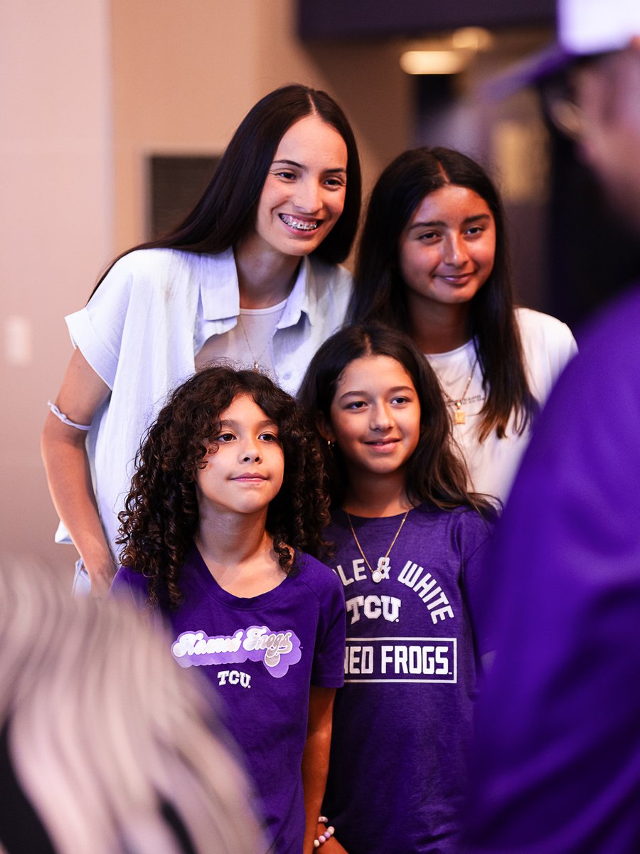 TCUvolleyball's tweet photo. a fan 𝐟𝐚𝐯𝐨𝐫𝐢𝐭𝐞 🤩 https://t.co/AuxqsXzvOB