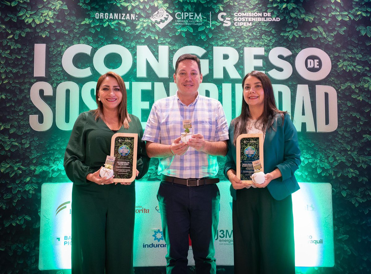 czamoramatute's tweet image. 🏆 ¡Una vez más, somos reconocidos por nuestro compromiso con el cuidado ambiental, la inclusión social y el bienestar comunitario!

En los #Premios Compromiso Sostenible 2025 de la Cámara de Industrias, Producción y Empleo (@cipemec) recibimos:

🤝 Alcaldía de Cuenca: Categoría…